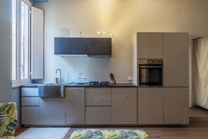 Geladeira, fogão, cooktop, lava-louças