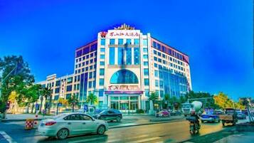 المنشأة من الخارج