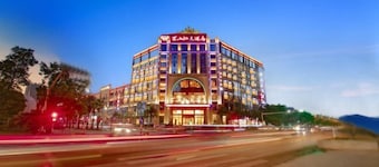 Wanshanhong Hotel (Fanjing Mountain Avenue Branch)