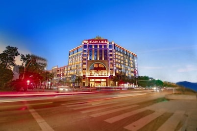 Wanshanhong Hotel (Fanjing Mountain Avenue Branch)