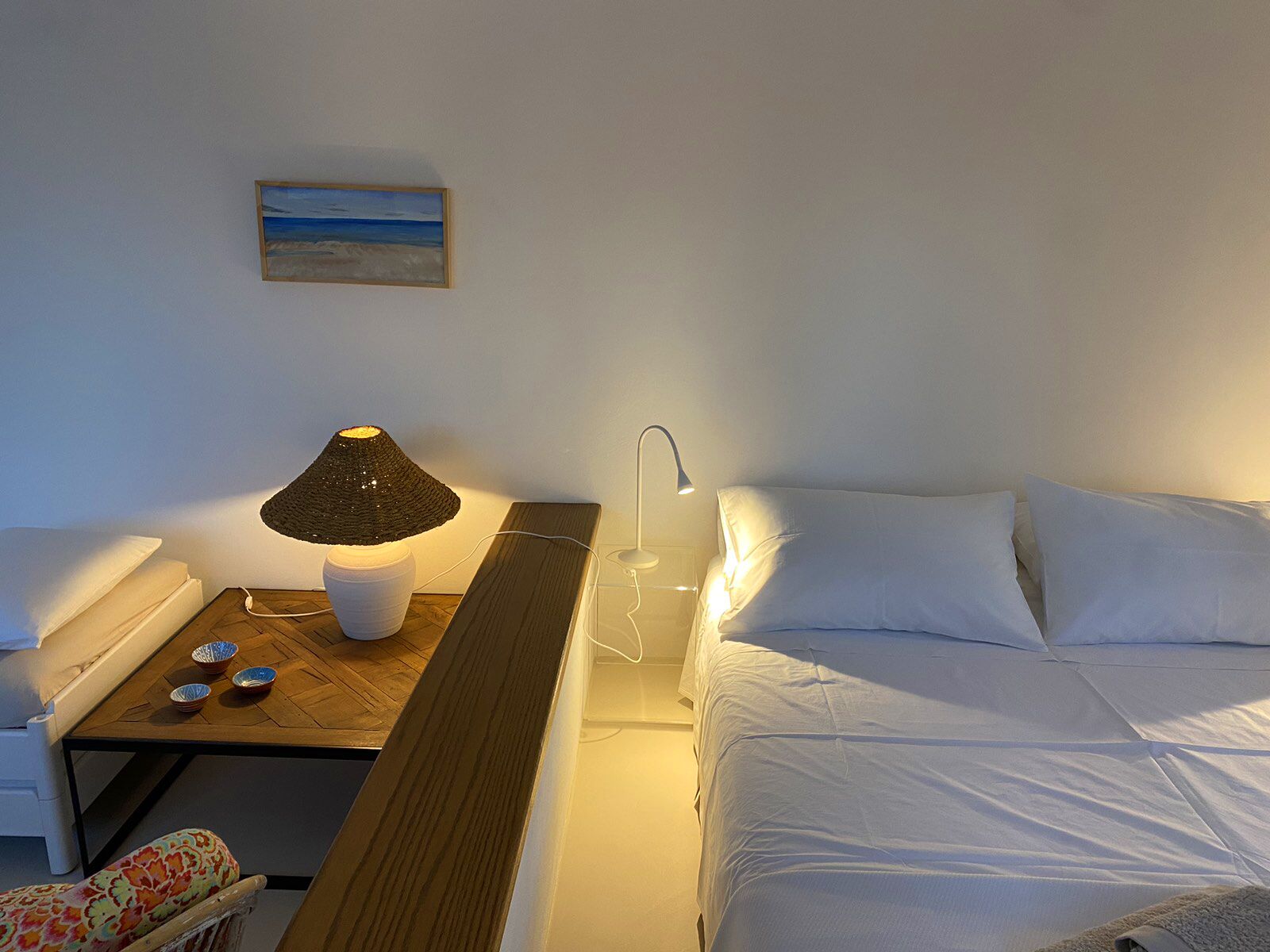 2 bedrooms, travel cot, free WiFi, bed sheets