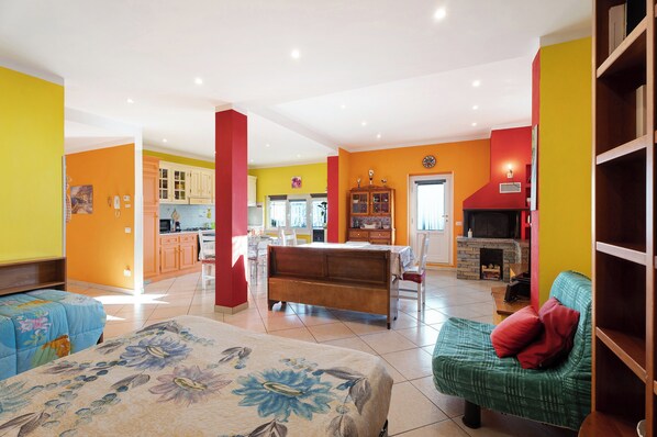 1 habitación, tabla de planchar con plancha, wifi gratis y ropa de cama 