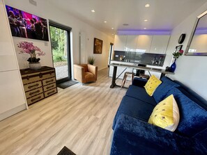 Smart-TV og stereoanlegg