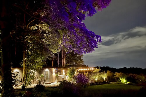 Luxury Lodge close to Clifton Suspension Bridge, hot tub. Sleeps 2 people.