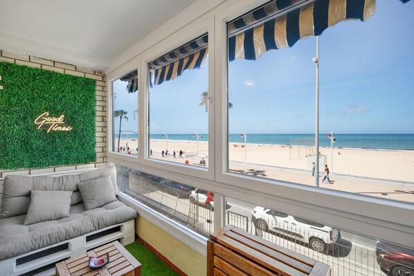 Interior - Beach Apartment ATARDECER with Sea View, Terrace & Wi-Fi (Cádiz)