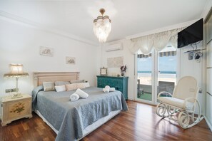 3 chambres, fer et planche à repasser, Wi-Fi gratuit, draps fournis