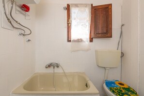 Baignoire, serviettes fournies