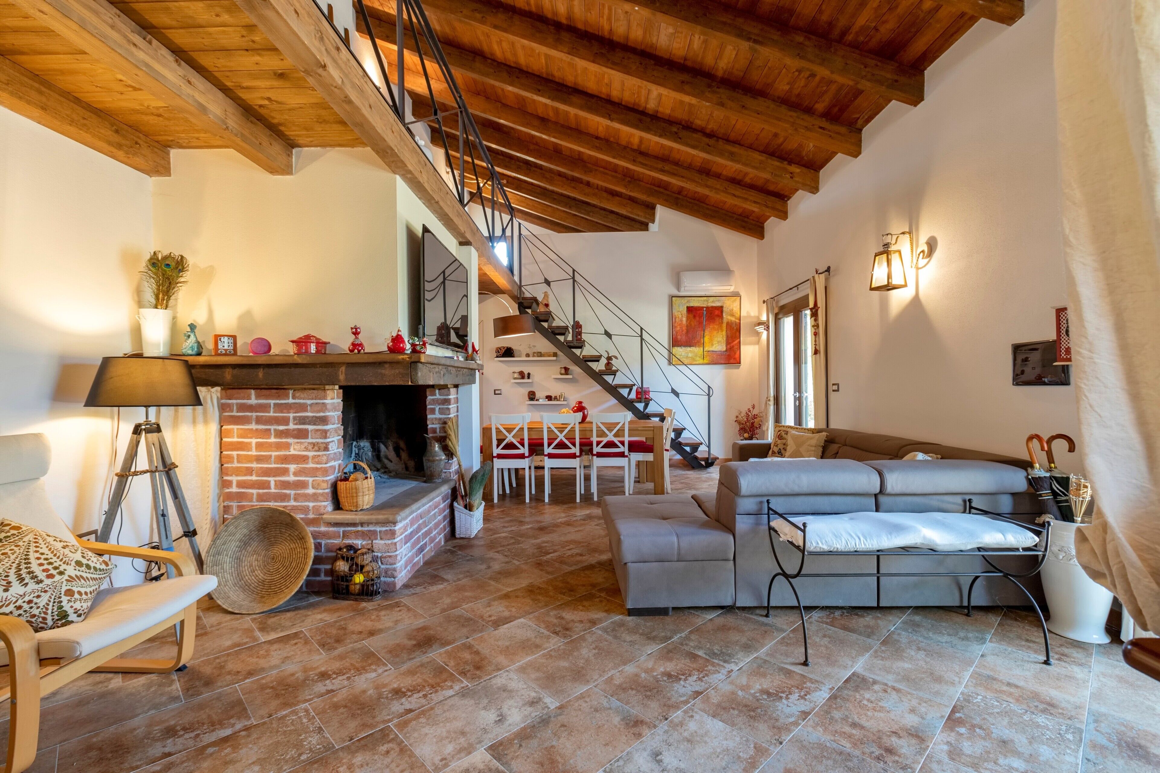 Télévision, cheminée