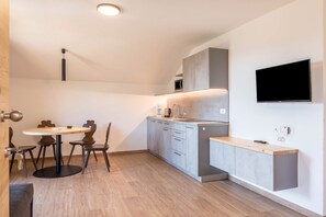 Dining - Apartment 'Nigglhof - Maria' with Mountain View, Shared Garden & Wi-Fi (redagno)