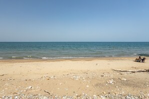Una spiaggia nelle vicinanze