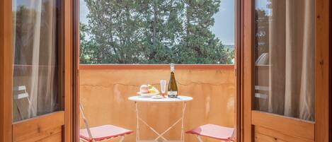 تناول الطعام بالخارج