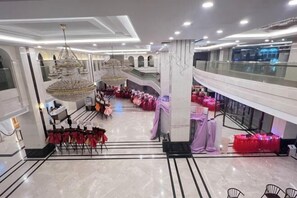 Interior - Vienna International Hotel · Yonghe Branch, Wuli Industrial Zone, Quanzhou South Railway Station (Jinjiang)