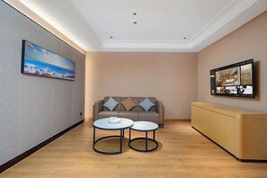 Room - Vienna International Hotel · Yonghe Branch, Wuli Industrial Zone, Quanzhou South Railway Station (Jinjiang)