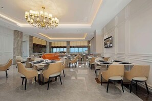 Restaurant - Vienna International Hotel · Yonghe Branch, Wuli Industrial Zone, Quanzhou South Railway Station (Jinjiang)