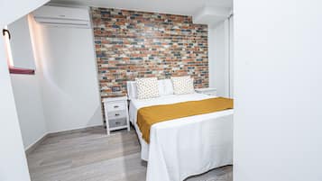 3 slaapkamers, een strijkplank/strijkijzer, gratis wifi, beddengoed