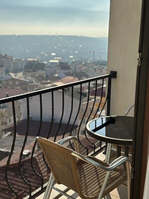 108-cm LCD TV with satellite channels, TV - MEKANHAN OTEL (Gebze)