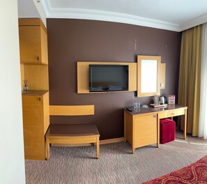 Desk, laptop workspace, free WiFi - MEKANHAN OTEL (Gebze)