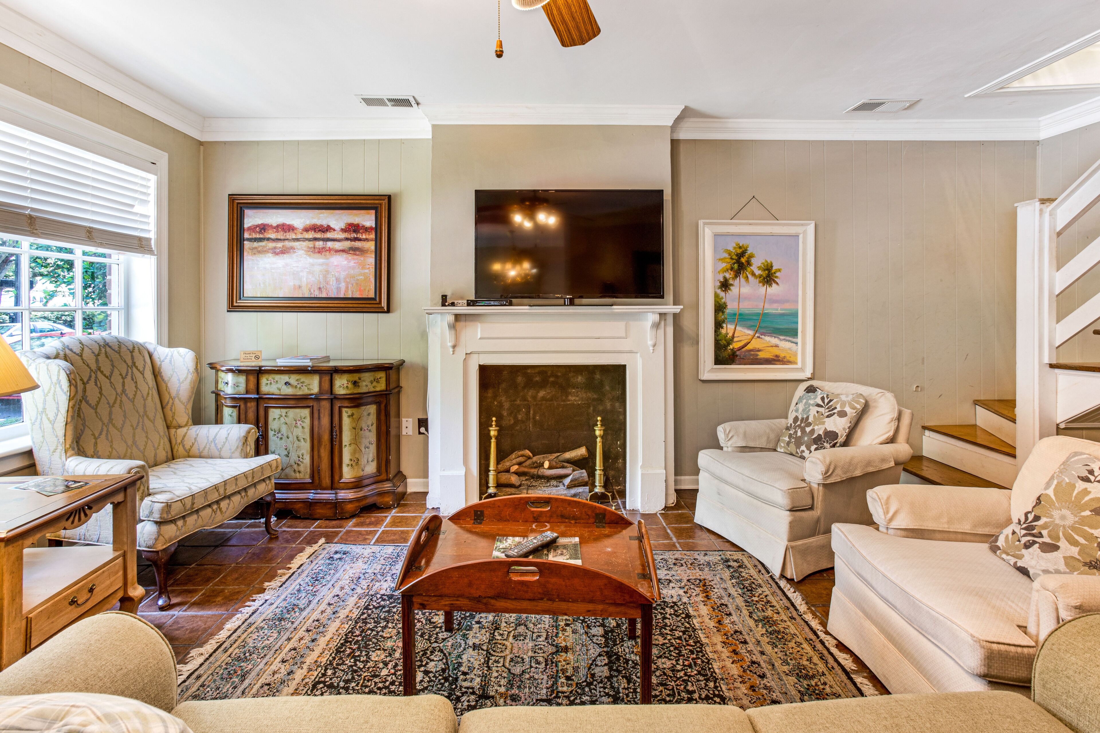 Prime Location off Beautiful Columbia Square by Lucky Savannah