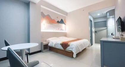 Jinghu Hotel