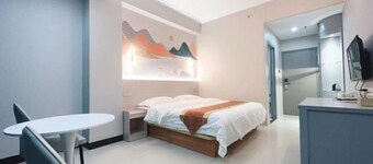 Jinghu Hotel