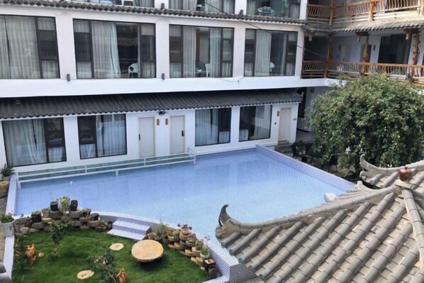 Outdoor pool - Qingyuan B&B (Qiubei)