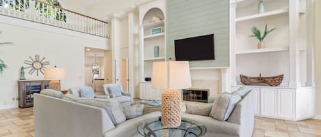 Smart TV, ping pong, stereo, offices