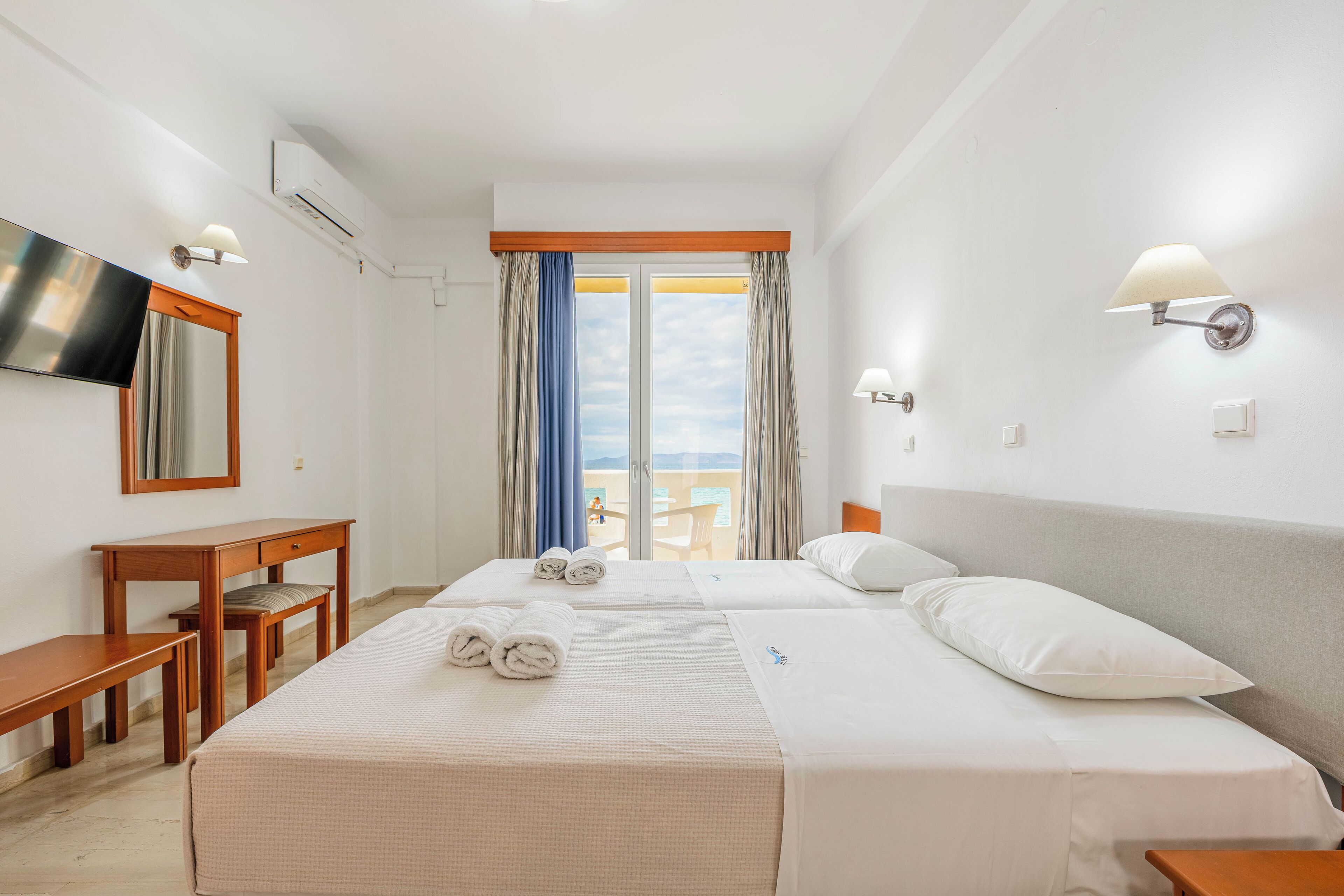 1 Schlafzimmer, Zimmersafe, Schreibtisch, laptopgeeigneter Arbeitsplatz