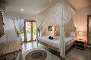 3 bedrooms, desk, iron/ironing board, travel cot