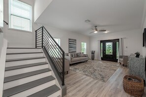 Interior - Casa de Palmeras -1 mile to beach (Naples)