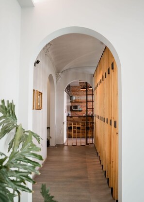 Interni