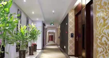 The westside Lancaster Hotel