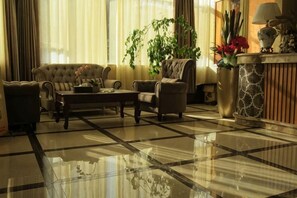 Unclassified image, 4 of 31, button - The westside Lancaster Hotel (Xichong)