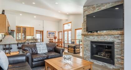 Snowcreek #778-Newly remodeled with mountain views-sleeps 8 comfortably