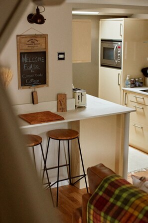 Four, lave-vaisselle, grille-pain