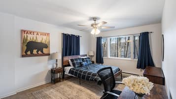 6 bedrooms, desk, iron/ironing board, free WiFi