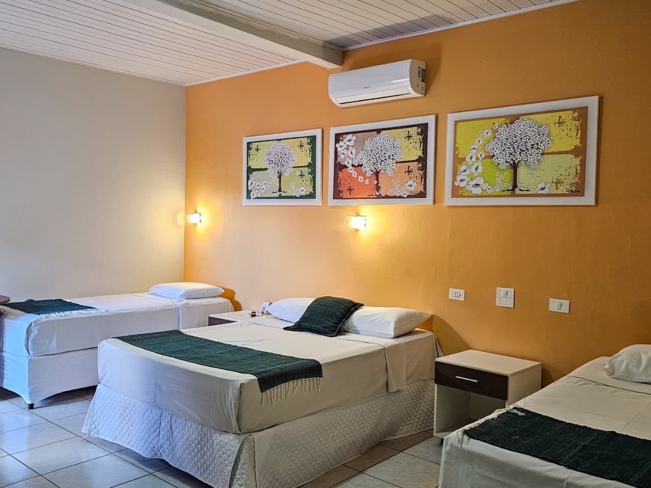 Free WiFi, bed sheets