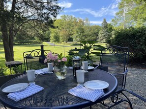 Outdoor dining - Elegant three bedroom home in park-like setting (Clayton)