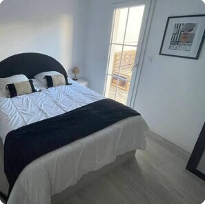 3 chambres, fer et planche à repasser, lit parapluie, Wi-Fi gratuit