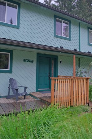 Exterior detail - Free Tram Tickets! 3BR Valley Home w/King beds (Juneau)