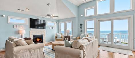 Fernseher, Kamin, DVD-Player, Tischfußball