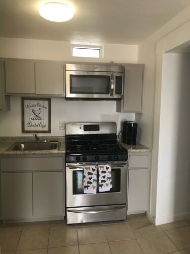 Cozy one bedroom apartment near utep and downtown