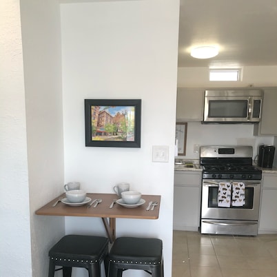 Cozy one bedroom apartment near utep and downtown