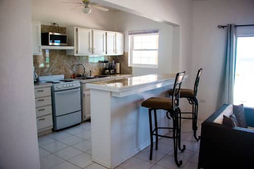 Microwave, freezer