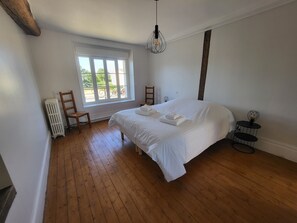 7 Schlafzimmer, Bügeleisen/Bügelbrett, WLAN, Bettwäsche