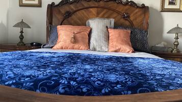 Standard Room, 1 Queen Bed
