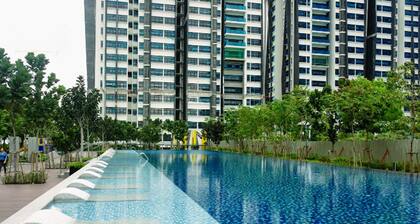 The OakHome Lakecity @ KL Taman Wahyu 3-bedroom Poolview!
