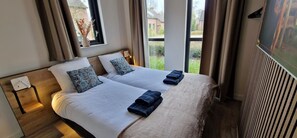 3 bedrooms, in-room safe, desk, iron/ironing board