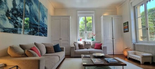 Splendid 6 bed villa 240m², 15 min from Lyon