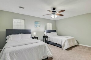 4 dormitorios, tabla de planchar con plancha, wifi gratis y ropa de cama