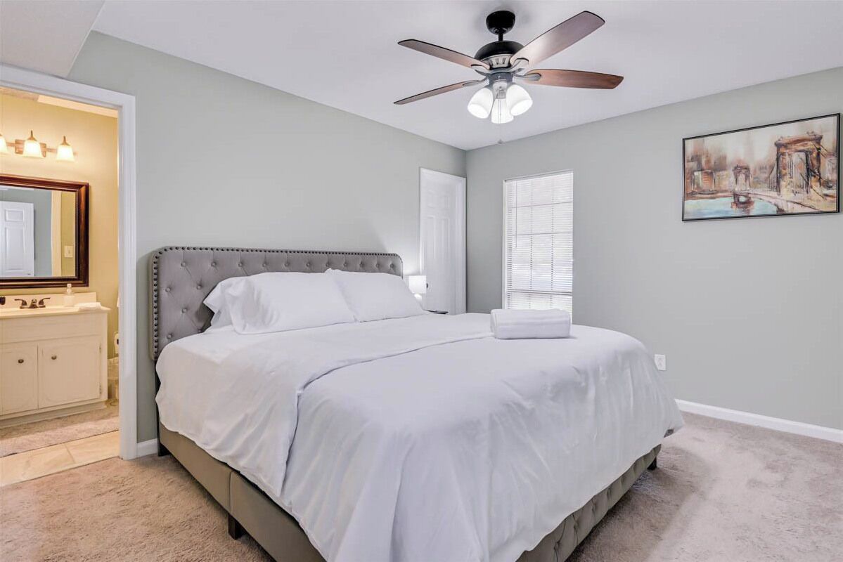 4 bedrooms, iron/ironing board, free WiFi, bed sheets